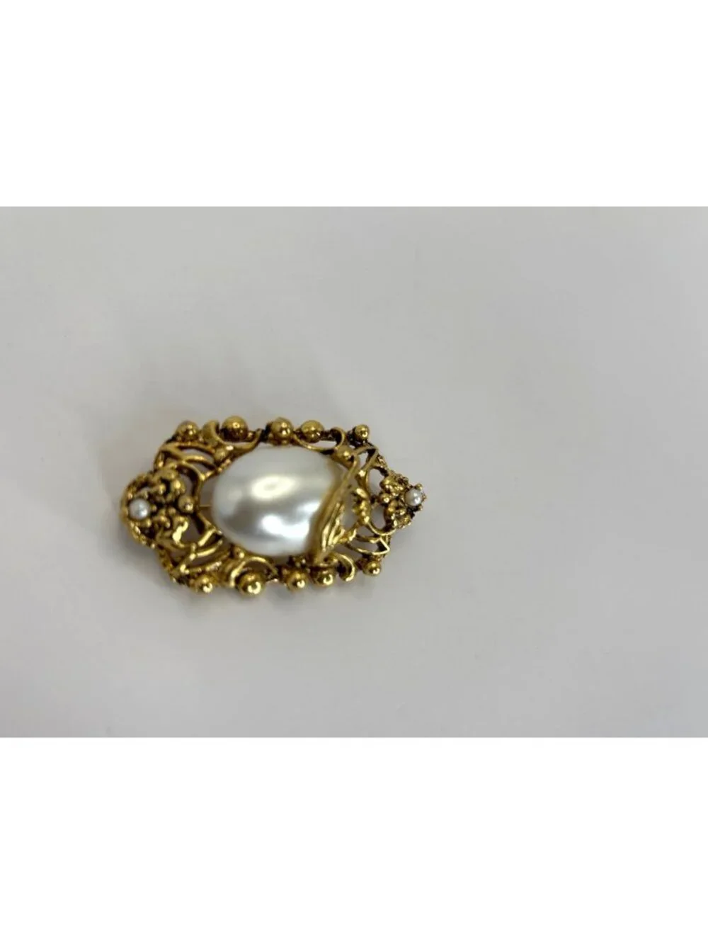 Vintage Gold Tone Victorian Style Faux Pearl Brooch Pin